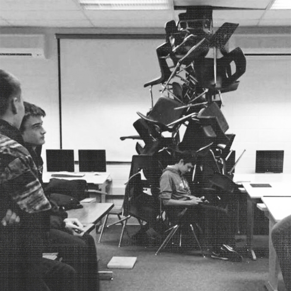 Entre el desgaste y la paradoja: sobrevivir al sistema educativo misionero